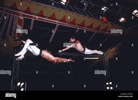 Trap Zistes Du Cirque Photo Stock Alamy