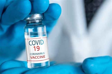 Vaksin bukanlah obat , vaksin mendorong pembentukan kekebalan spesifik tubuh agar terhindar dari tertular virus ataupun kemungkinan sakit berat. Jangan Termakan Isu, Ini Fakta Penting Vaksin COVID-19 ...