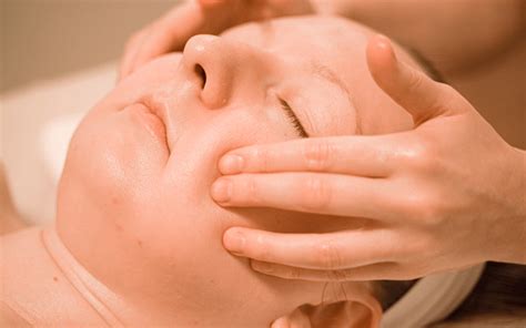 How To Do Facial Massage Step By Step And What Are Its Benefits Vedix