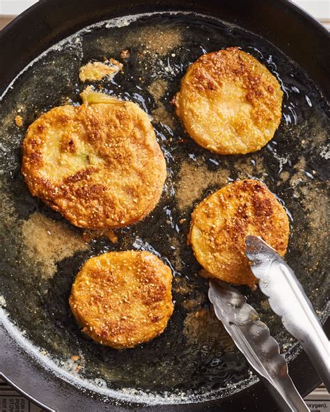 How to make crispy fried tomatoes. Fried Green Tomatoes - A Classic Southern Recipe | Kitchn