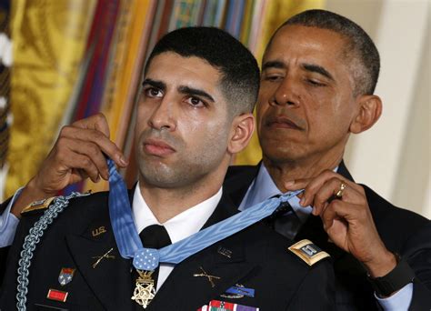 Obama Awards Medal Of Honor To Afghanistan Veteran Cbs News