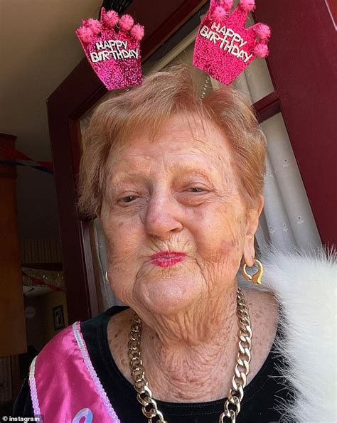 Grandma 93 Becomes Tiktok Star By Sharing Very Candid Dating Advice