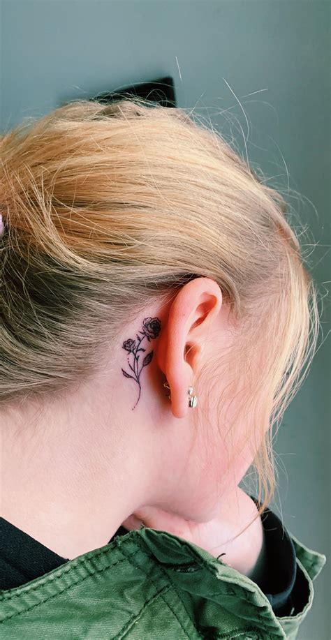 A Beautiful Little Rose Behind The Ear Subtle Tattoos Elegant Tattoos Dainty Tattoos Feminine