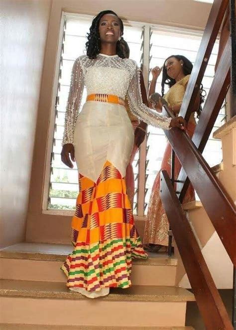 Épinglé Par Sanan Elikya Sur Tenue Africaine Robes De Mariée