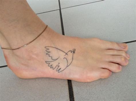 Hannah Peace Dove Van Picasso Door Frith Street Tattoo In Londen