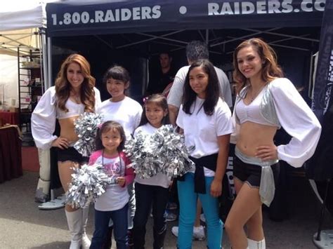 Oakland Raiders On Twitter Poses For Photos Poses Raiders