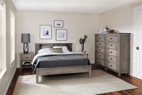 With the right design, small bedrooms can have big style. Small Bedroom Designs - Small Bedroom Ideas and Solution