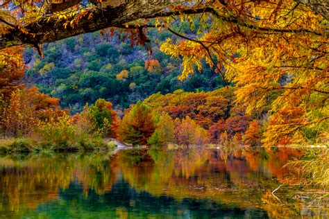17 Places To See Vibrant Fall Foliage In The Usa Follow Me Away