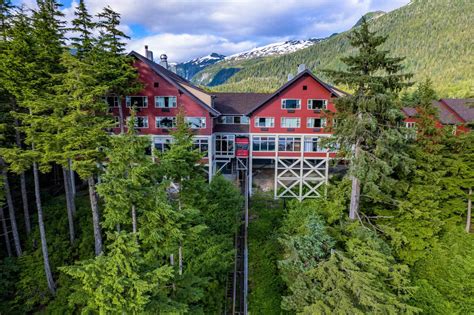 Places To Stay In Alaska Hotels Lodges Cabins Bandbs Travel Alaska