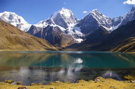 PerÚ · The Majestic Cordillera Of Huayhuash Carhuacocha Lake