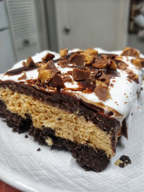It wasn't until i tried my first bite when i fell in love with one of my new favorite desserts. Recipe: Chocolate Peanut Butter Lasagna - Home with Rachel