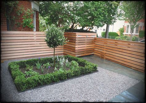 Simple small changes can have immense effects on your home and home design, in this article the best small front yard landscaping ideas that changed curves and swirls in different colored stones and textures create a stunning effect on a small backyard. 50 Best Front Garden Design Ideas in UK - Home Decor Ideas UK