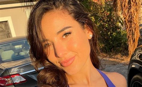 El Cuerpazo Ardiente De Angie Varona En Bikini Causa Revuelo