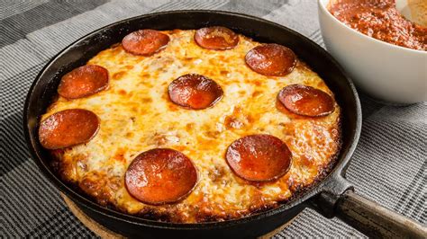 How To Make Pizza In A Cast Iron Skillet Rachael Ray Show