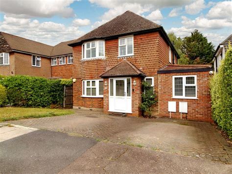 4 Bed Detached House For Sale In Blythwood Road Pinner Ha5 Zoopla