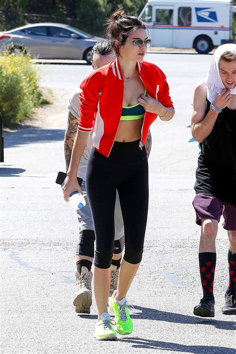 Celebrity Workout Clothes What To Wear While Working Out