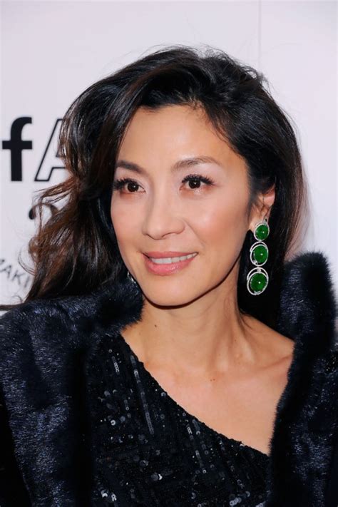 Последние твиты от a michelle yeoh stan account(@rchljcksn). Michelle Yeoh Movies List, Height, Age, Family, Net Worth