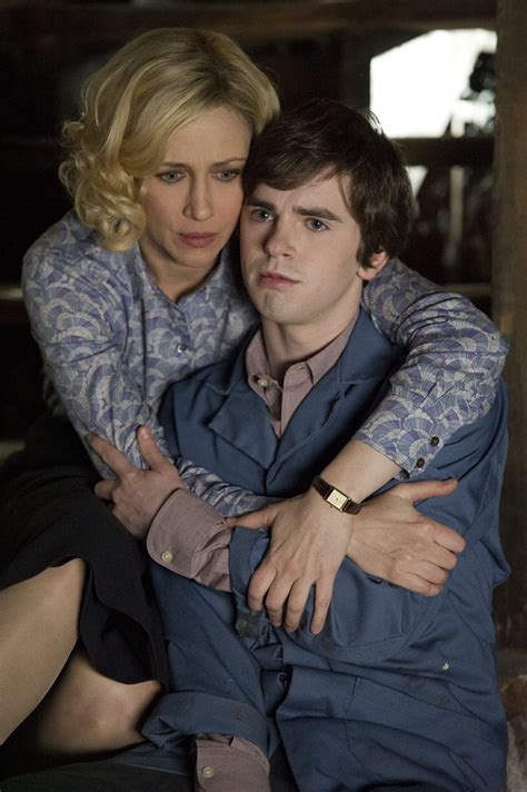 Freddie Highmore On Transitioning Into ‘psycho On Edge Tv