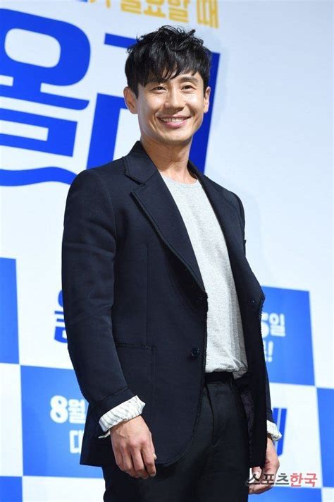 Shin Ha Kyun Good Enough To Fascinate 20 Year Olds In His 40s 40