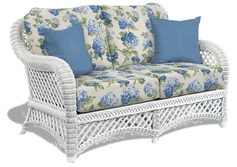 White wicker loveseat