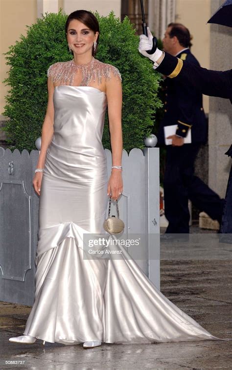 Queen Rania Al Abdullah Of Jordan Arrives To Attend A Gala Dinner At News Photo Getty Images