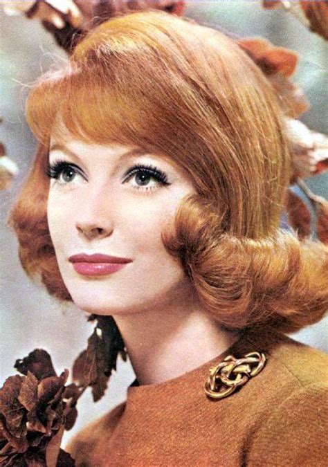 20 Flipped Bob Hairstyle 1960s Hairstyle Catalog