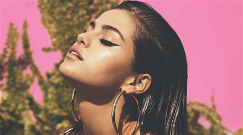 Selena Gómez Protagoniza La Portada De Vogue Por Primera Vez ⋆ Agenda Pop