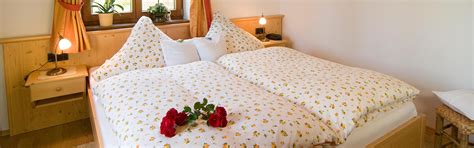 In unserem familiär geführten haus genießen sie unbeschwerte erholung mit allem komfort.egal ob persönliche betreuung, zentrumsnahe, jedoch ausgesprochen. Haus Christl - Kaiserblick