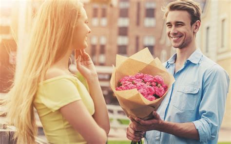 Guide To Best Way For A Man To Make Impression To Giving Flowers