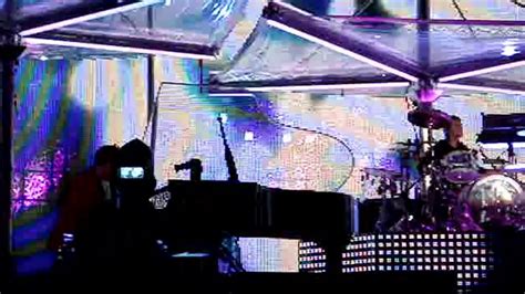 Het stadion is razendsnel gebouwd en is binnen het jaar voltooid. Muse LIVE at Wembley Stadium, UK - June 2007 - YouTube