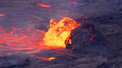 Crater Erupts On Kilaueas Volcano In Hawaii As Geologists Watch The