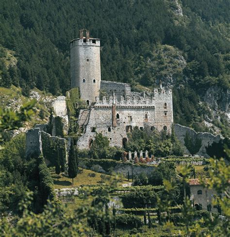 Castello Di Avio Trentino Da Vedere Castelli Trentino