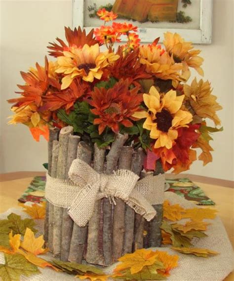 Flower decoration on wedding table. 25 Fall Flower Arrangements, Thanksgiving Table ...