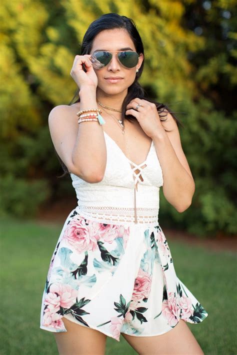 Flirty And Romantic A Summer Date Outfit Idea Living In Heels Blog Date Outfits Romantic