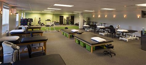 Hd Physical Therapy Office Space In Lakeside Park Along Lake Quannapowitt Clinic Interior