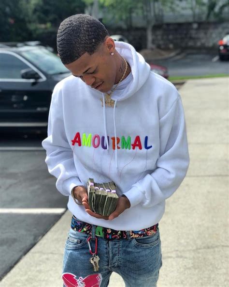 YK Osiris stars in an adoring music video for his ... Mais acessadas de yk osiris.