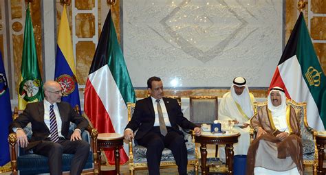 لحظة القبض على «نائب الجن والعفاريت» علاء حسانين في «نهب ثروات البلاد». كونا : سمو أمير البلاد يحث الأطراف اليمنية على مواصلة ...