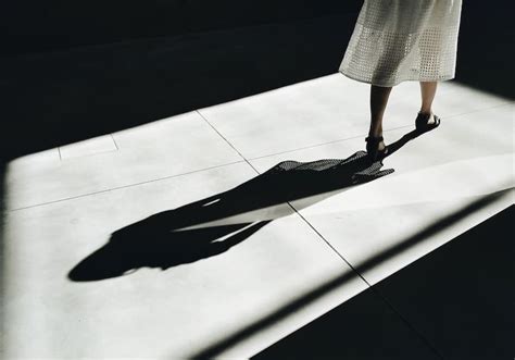 15 Tips For Creative Shadow Photography In 2023