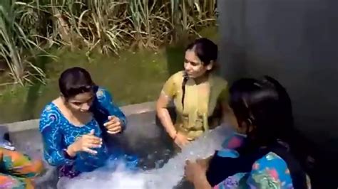 Desi Girls Bath In The River Super So Sexy Youtube