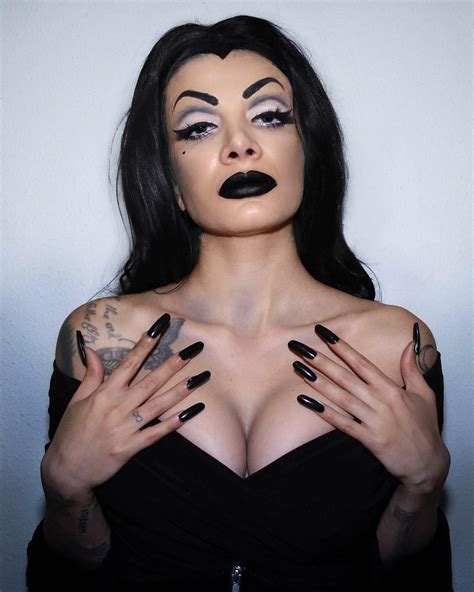 Pin By Kenneth Hubler On Goth Gothic Girls Goth Girls Goth Beauty