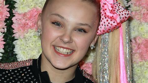 Jojo siwa come see me on tour!!! JoJo Siwa Is Going On Tour & Tickets Will Be On Sale Just ...