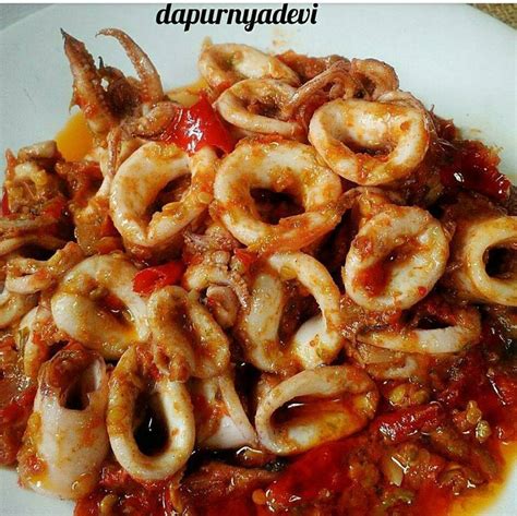 Ayam bisa diolah menjadi berbagai macam menu atau hidangan ayam tepung yang digeprek dengan tambahan sambal tentu akan terasa nikmat. Resep Sambal Cumi Pedas Favorit Keluarga - Jatik.com
