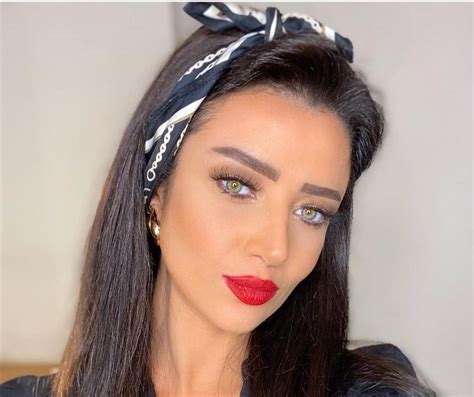 دينا الشربيني تستطلع آراء جمهورها في ألبوم الهضبة. رضوى الشربيني قبل وبعد | مجلة الجميلة