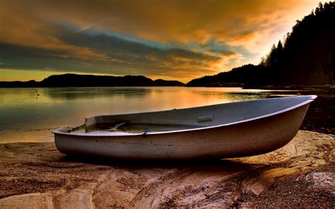 Boat Hd Wallpaper Background Image 2560x1600