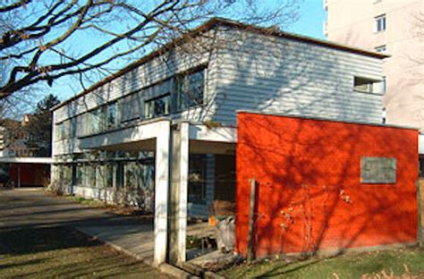 Burger bestellen und peter pane bringt's zwischen 11 und 22 uhr zu dir nach hause! Kindergärten und Primarschulhäuser in Birsfelden