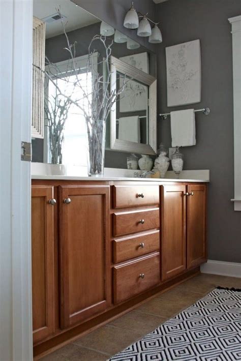You can use these oak bathroom wall cabinets in several places such as private properties, offices, hotels, apartments, and other buildings. 35+ Beautiful Kitchen Paint Colors Ideas with Oak Cabinet ...