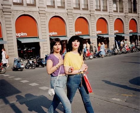 40 Vivid Color Photographs That Capture Daily Life In Italy In The