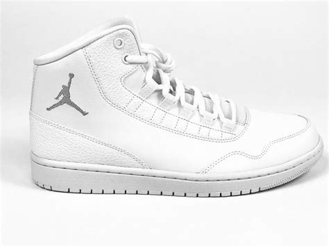 Take a look at these coolest and newest basket sneakers for outdoor and indoor courts. Nike Air Jordan Executive High Top All White 820240-100 Sz ...