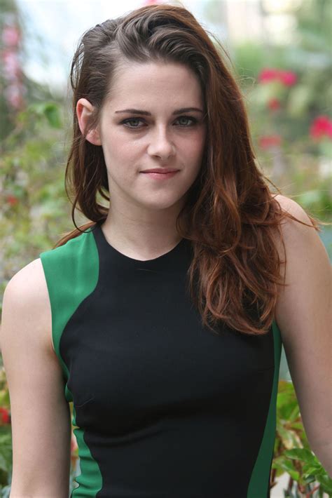 Kristen Stewart Beautiful Metro Wallpapers