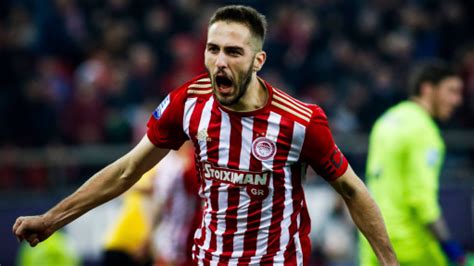 Konstantinos 'kostas' fortounis is a greek professional footballer who plays as an attacking midfielder or a winger for olympiacos, for which he is captain, and the greece. Konstantinos Fortounis - Spielerprofil 19/20 | Transfermarkt